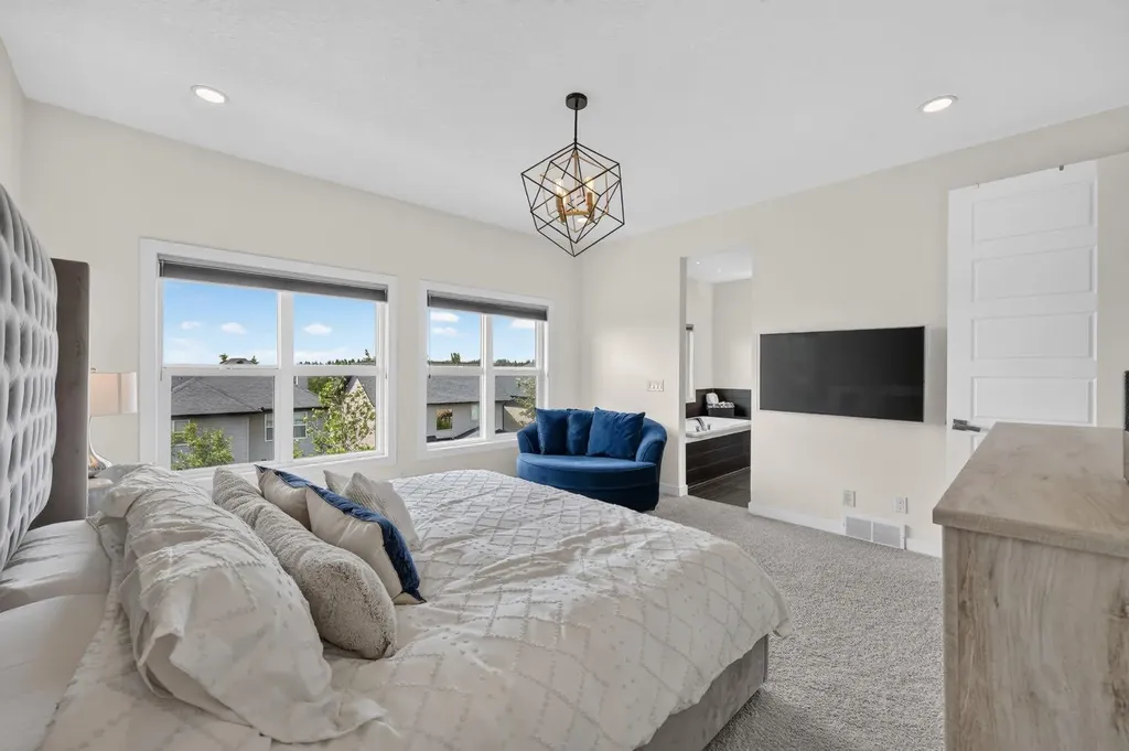60 Tremblant Terrace SW Calgary AB T3H0B9