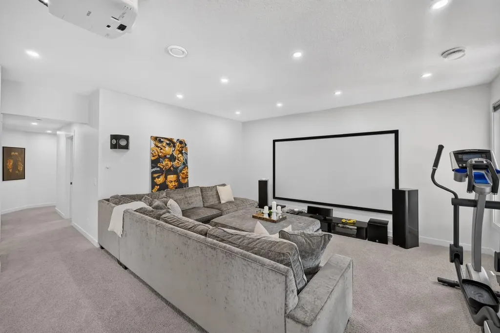 60 Tremblant Terrace SW Calgary AB T3H0B9