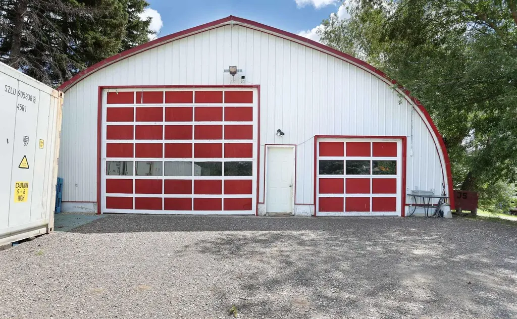 185077 Rr153 Rural Newell County Of AB T1R 1C5