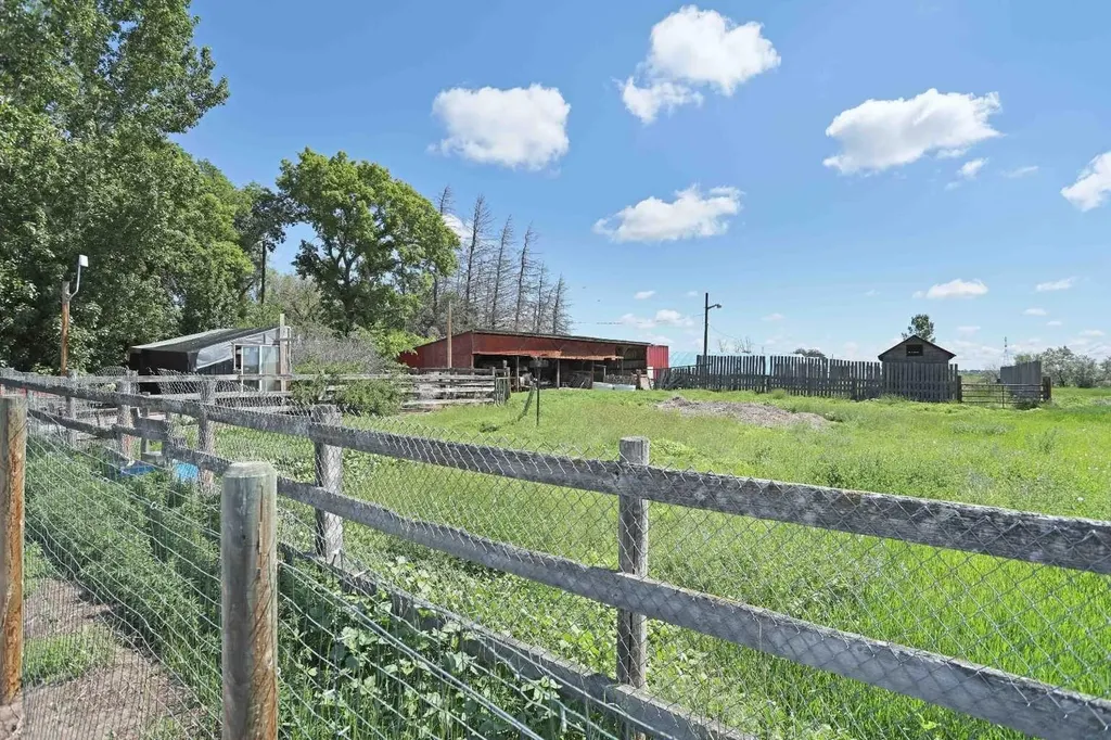 185077 Rr153 Rural Newell County Of AB T1R 1C5