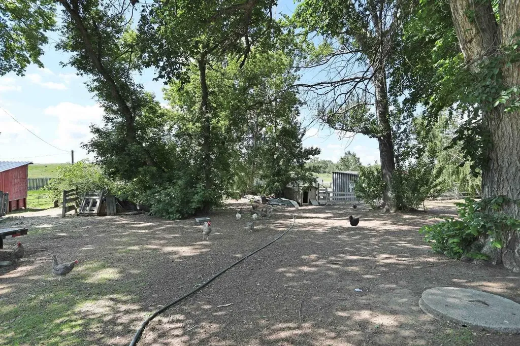 185077 Rr153 Rural Newell County Of AB T1R 1C5