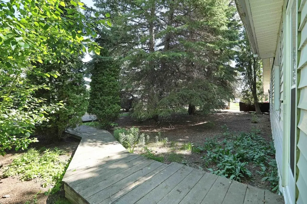 185077 Rr153 Rural Newell County Of AB T1R 1C5