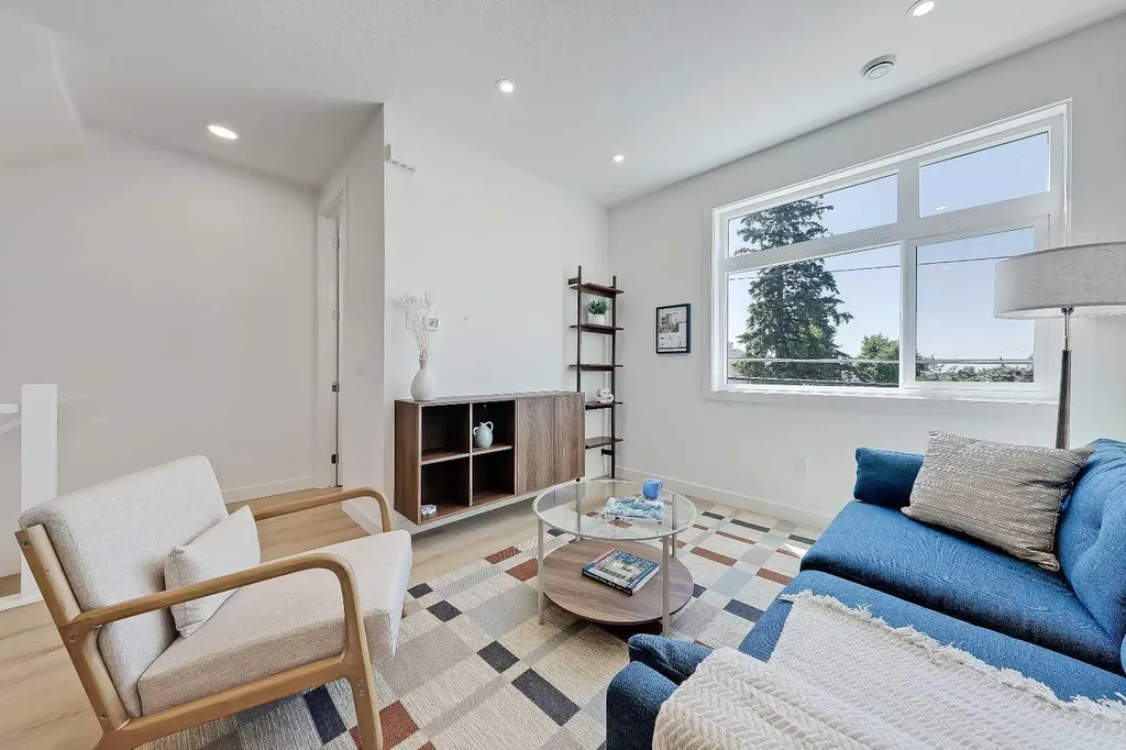 828 8 Avenue NE Calgary AB T2E 9E2