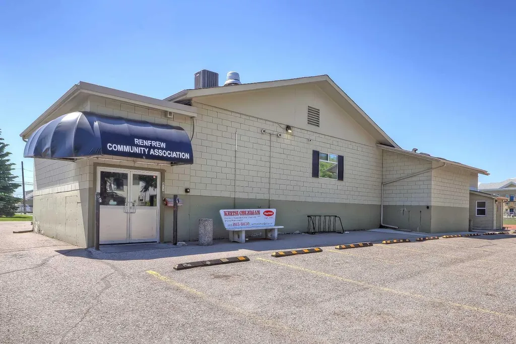 828 8 Avenue NE Calgary AB T2E 9E2