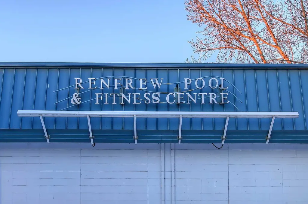 828 8 Avenue NE Calgary AB T2E 9E2