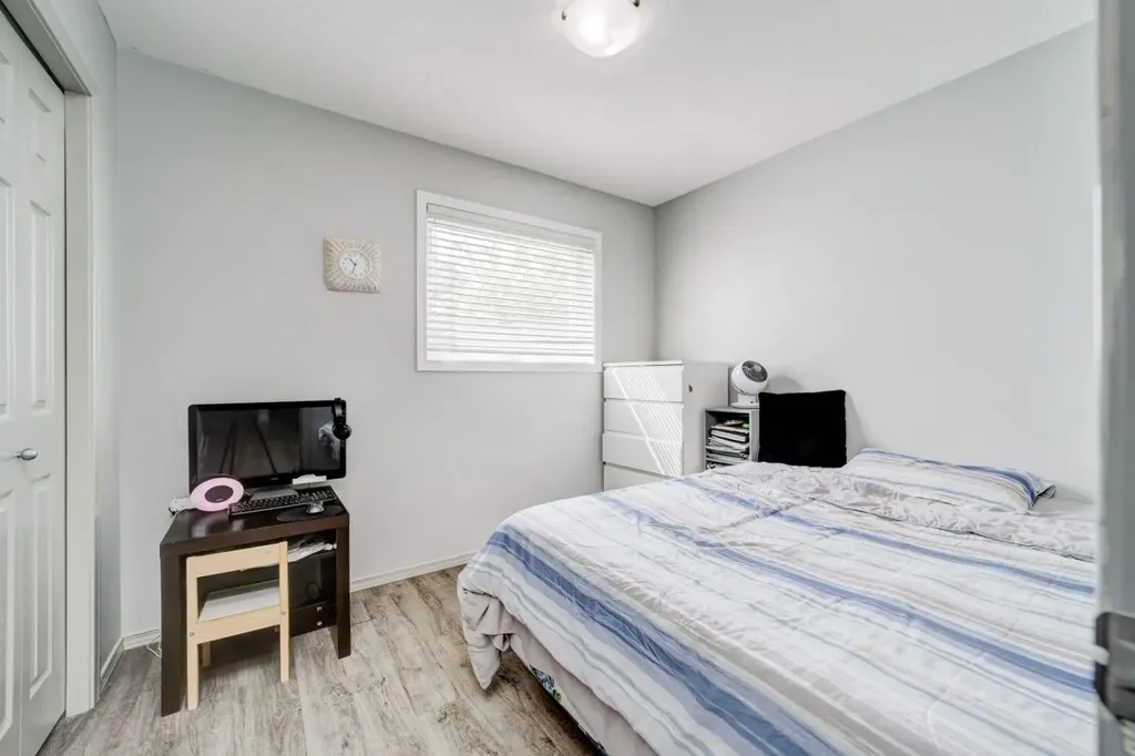 571 Blackfoot Manor W Lethbridge AB T1K 7W4