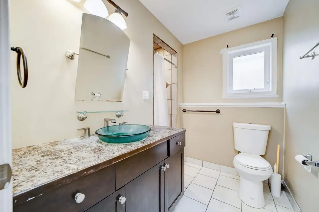 571 Blackfoot Manor W Lethbridge AB T1K 7W4