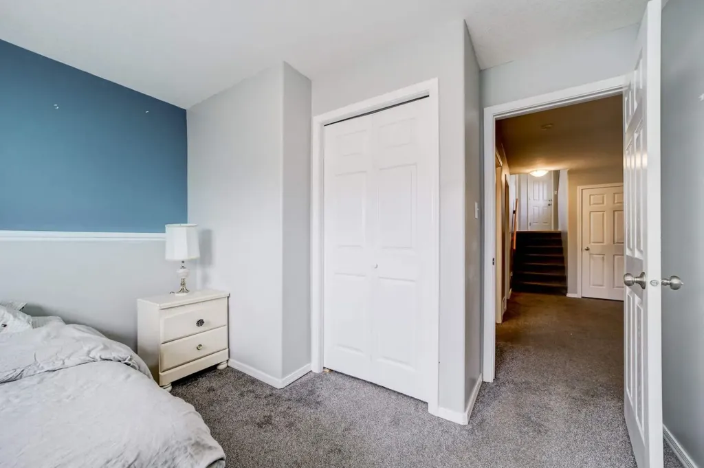 571 Blackfoot Manor W Lethbridge AB T1K 7W4