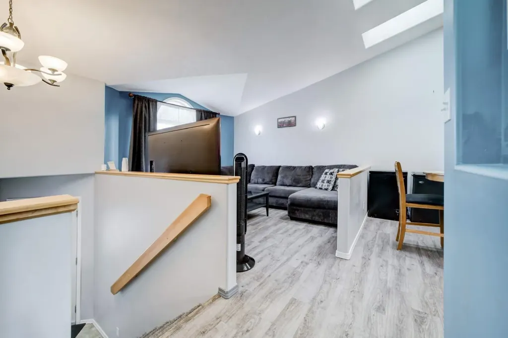 571 Blackfoot Manor W Lethbridge AB T1K 7W4