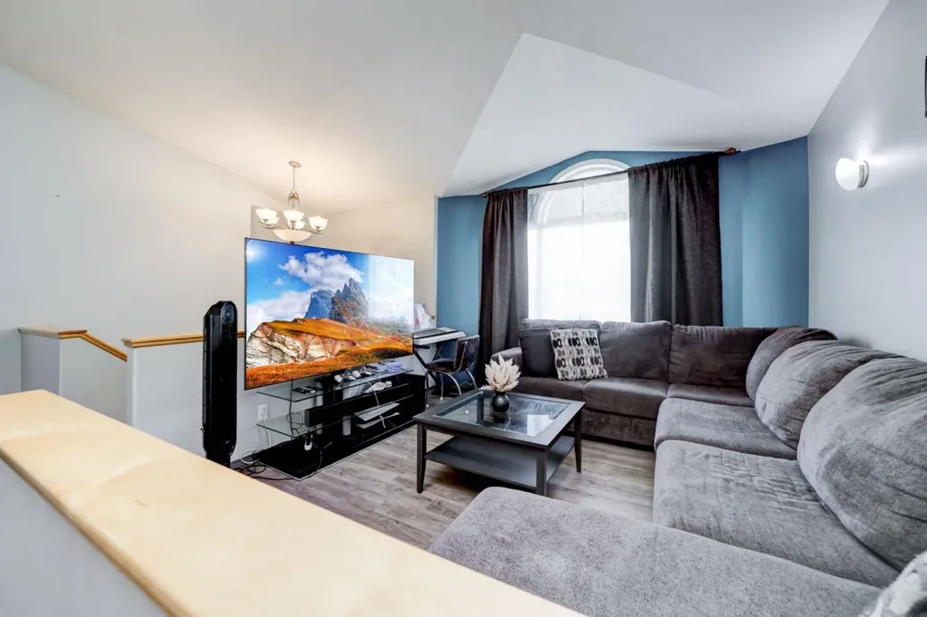 571 Blackfoot Manor W Lethbridge AB T1K 7W4