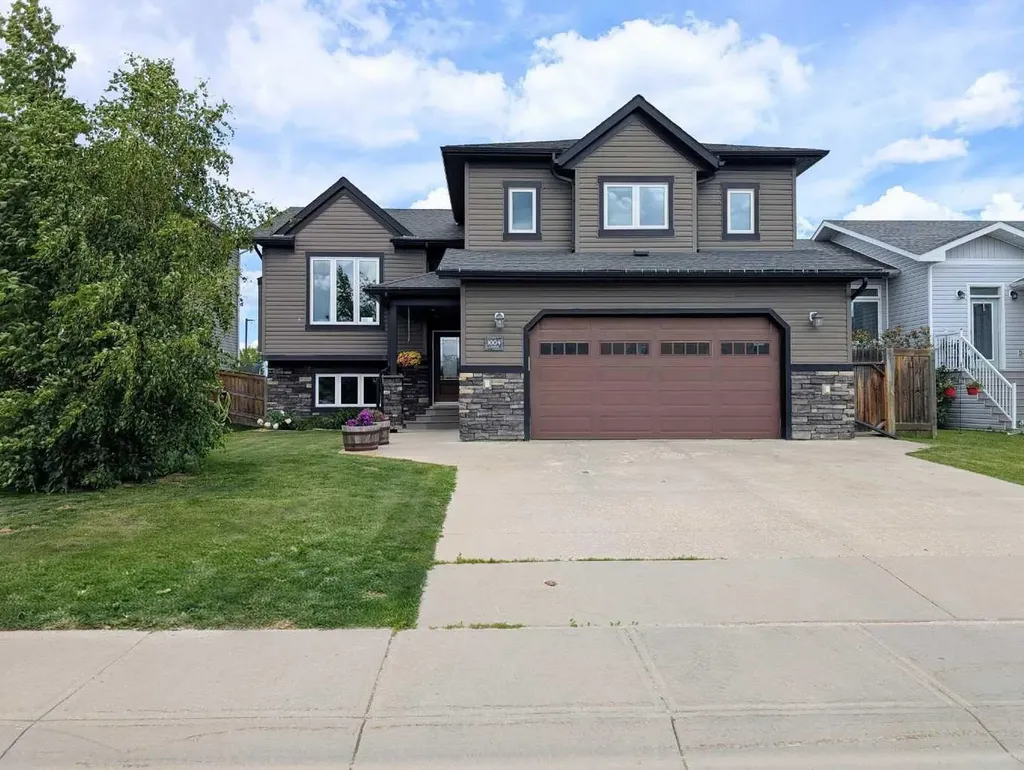1004 7 Avenue SE Slave Lake AB T0G2A3