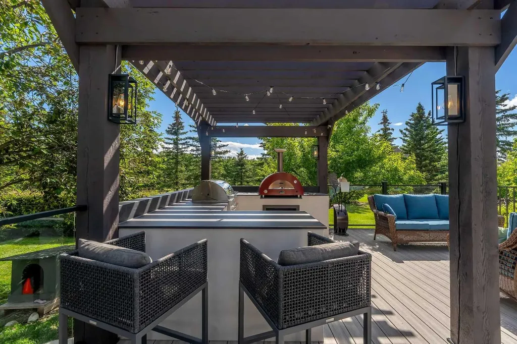 64 Springland Manor Crescent Rural Rocky View County AB T3Z3K1