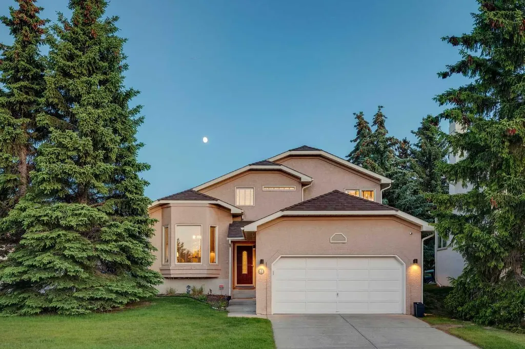 51 Straddock Crescent SW Calgary AB T3H 2S9