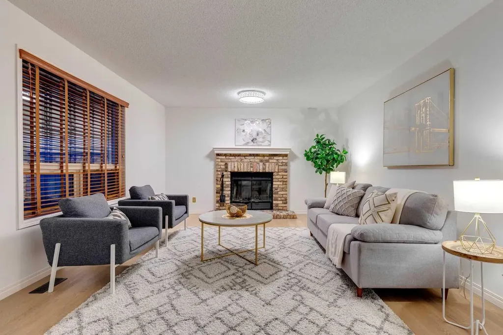 51 Straddock Crescent SW Calgary AB T3H 2S9