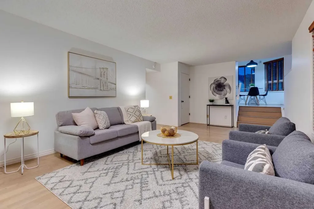 51 Straddock Crescent SW Calgary AB T3H 2S9