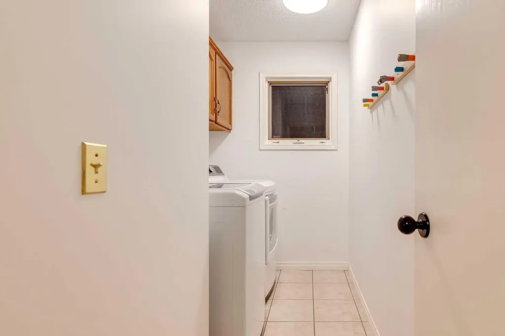 51 Straddock Crescent SW Calgary AB T3H 2S9