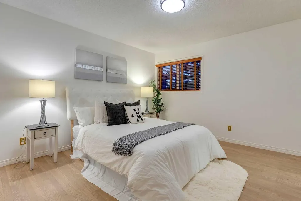 51 Straddock Crescent SW Calgary AB T3H 2S9