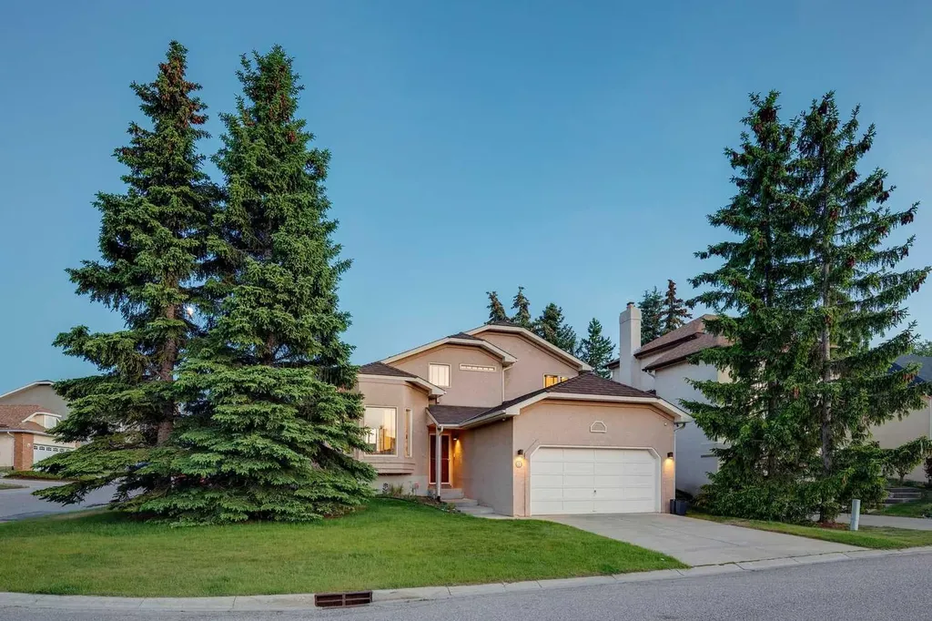 51 Straddock Crescent SW Calgary AB T3H 2S9