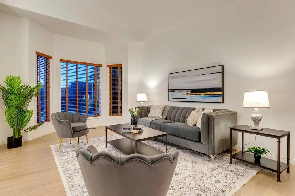 51 Straddock Crescent SW Calgary AB T3H 2S9