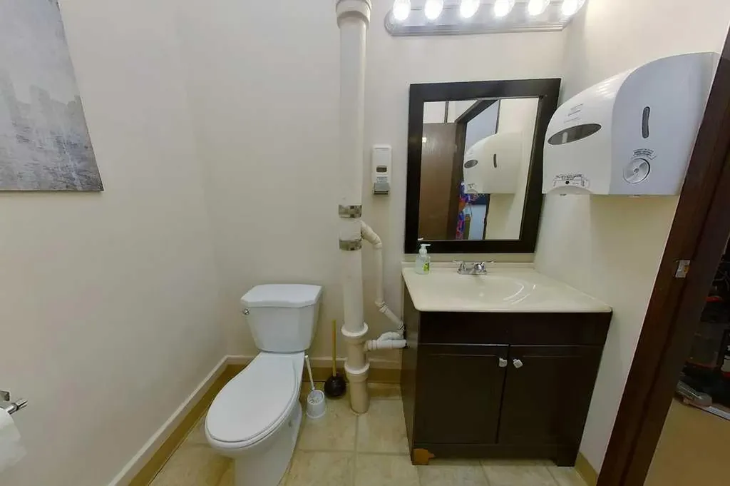 562 2 Street SE Medicine Hat AB T1A 0C5