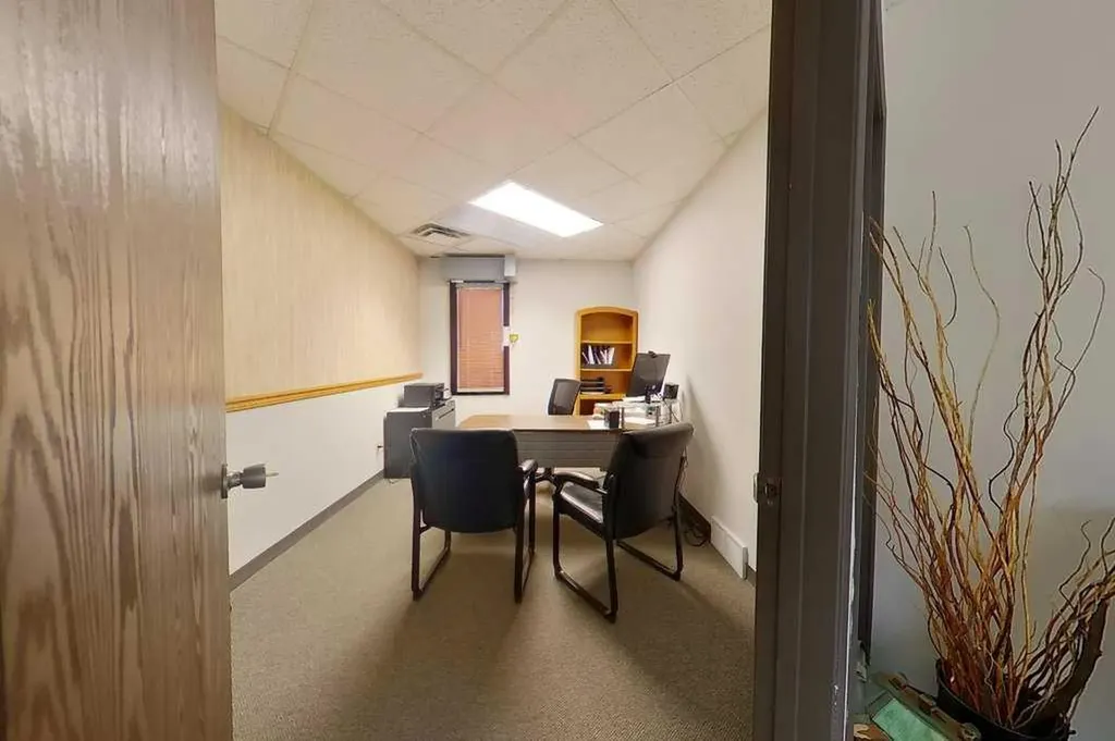562 2 Street SE Medicine Hat AB T1A 0C5