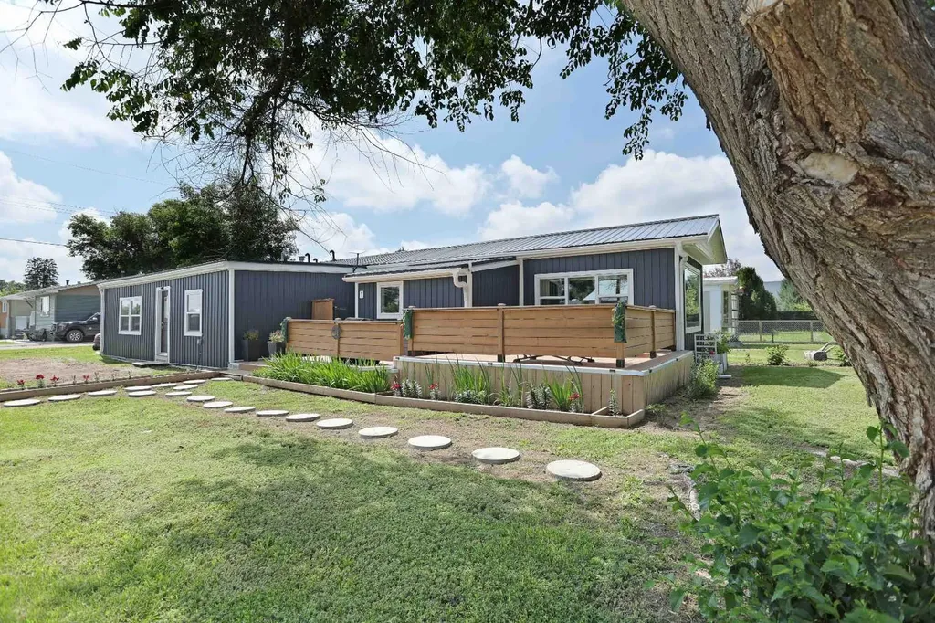 276 Centre Street Tilley AB T0J 3K0