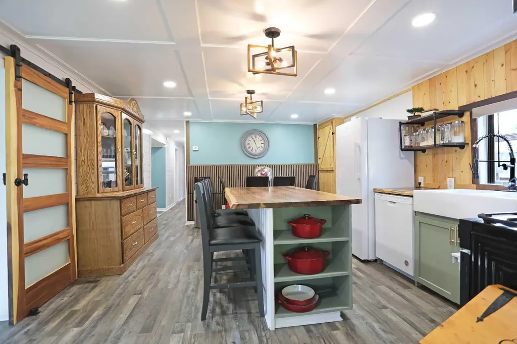 276 Centre Street Tilley AB T0J 3K0