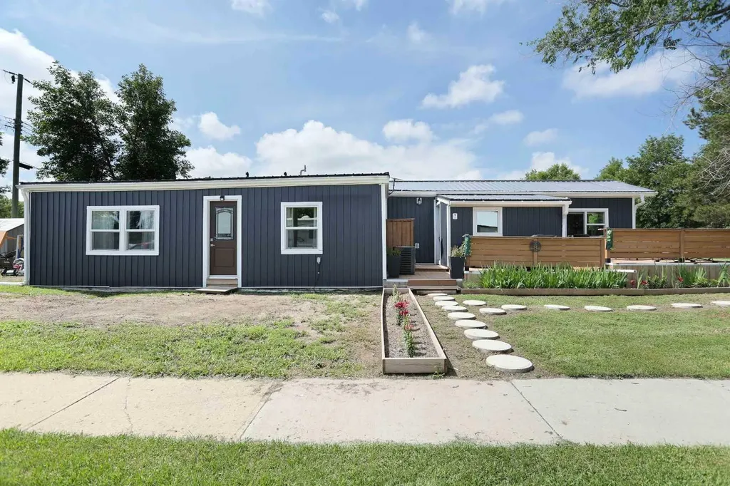 276 Centre Street Tilley AB T0J 3K0