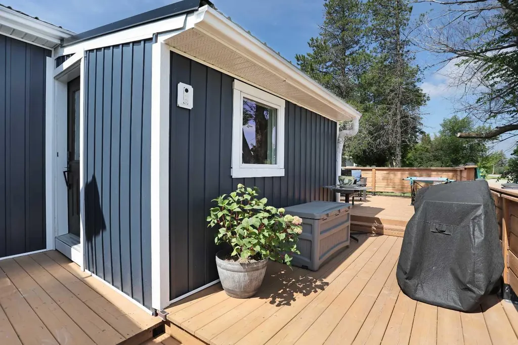 276 Centre Street Tilley AB T0J 3K0