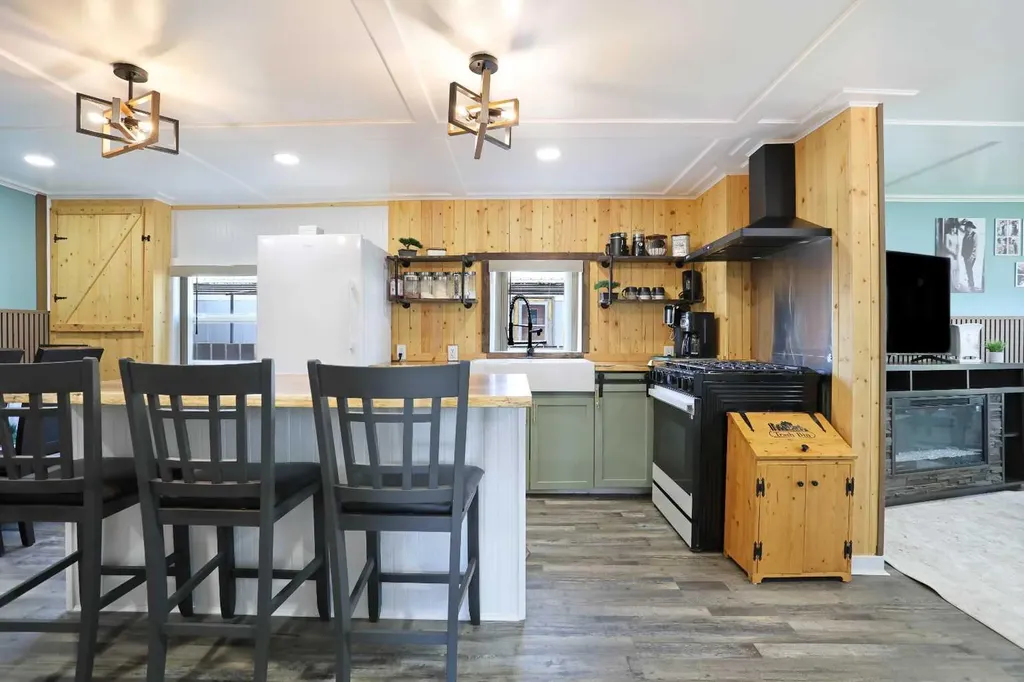276 Centre Street Tilley AB T0J 3K0