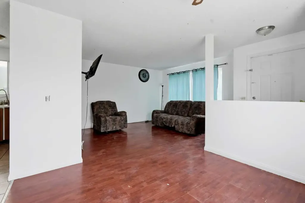 255 Falton Drive NE Calgary AB T3J 2W8
