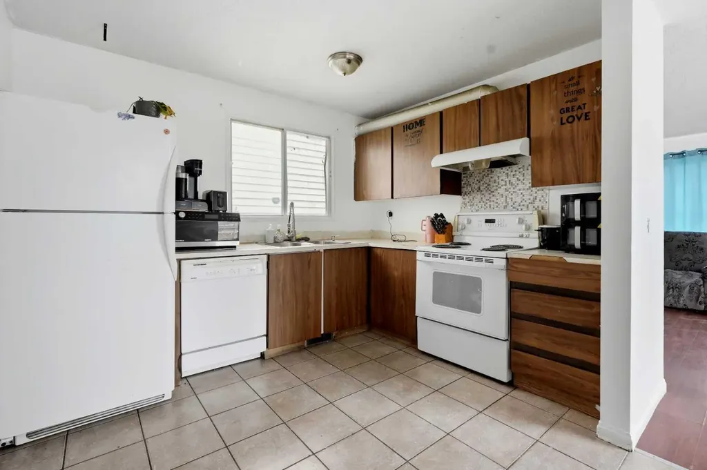 255 Falton Drive NE Calgary AB T3J 2W8