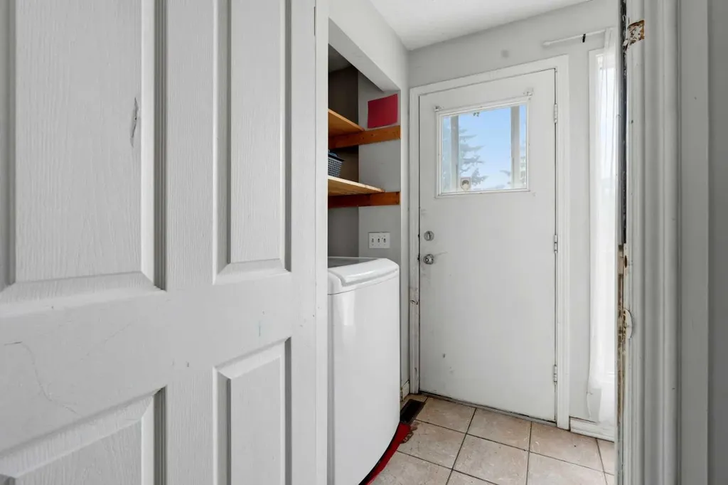 255 Falton Drive NE Calgary AB T3J 2W8
