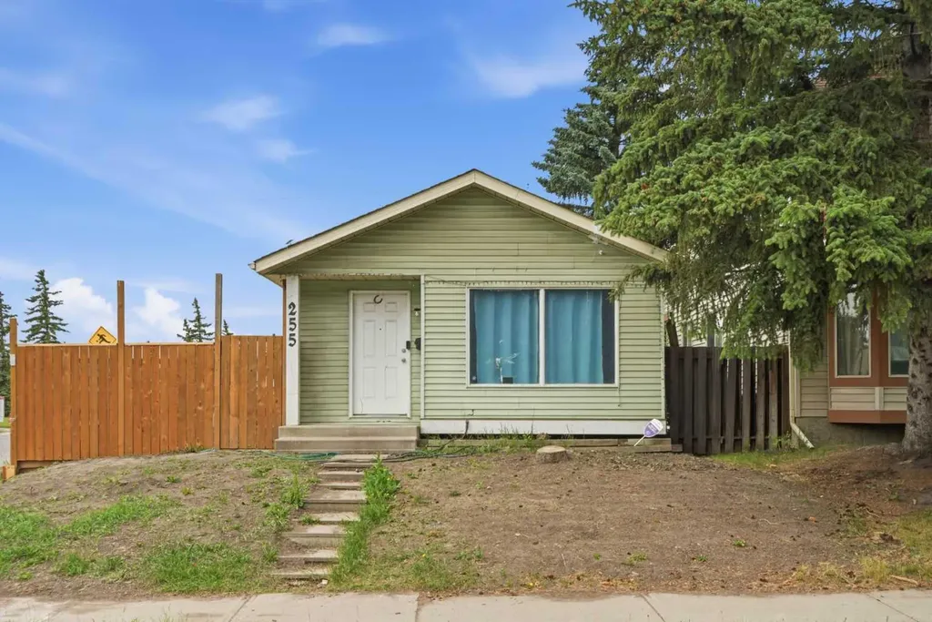 255 Falton Drive NE Calgary AB T3J 2W8