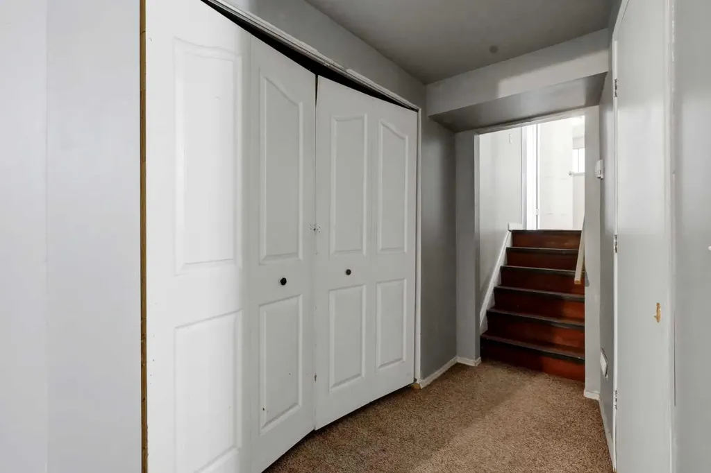 255 Falton Drive NE Calgary AB T3J 2W8