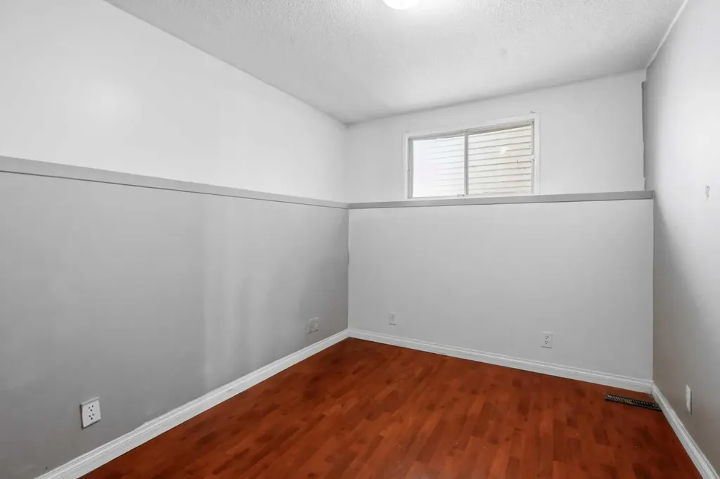 255 Falton Drive NE Calgary AB T3J 2W8