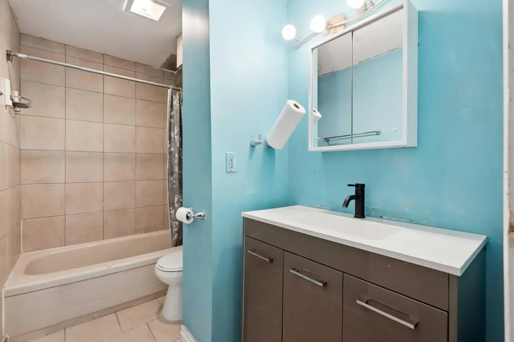 255 Falton Drive NE Calgary AB T3J 2W8