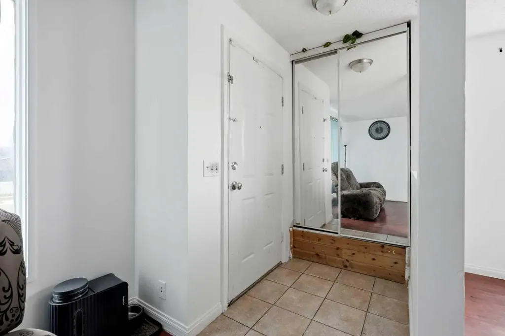 255 Falton Drive NE Calgary AB T3J 2W8