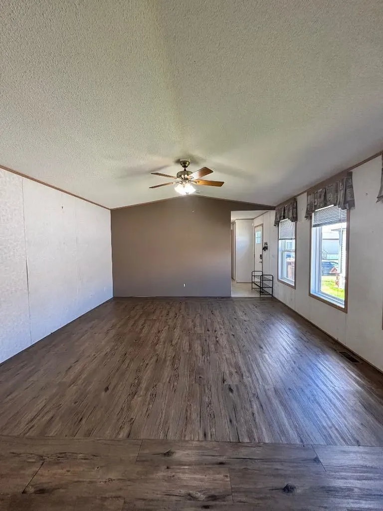 9014 89 Avenue Grande Prairie AB T8X 0C4