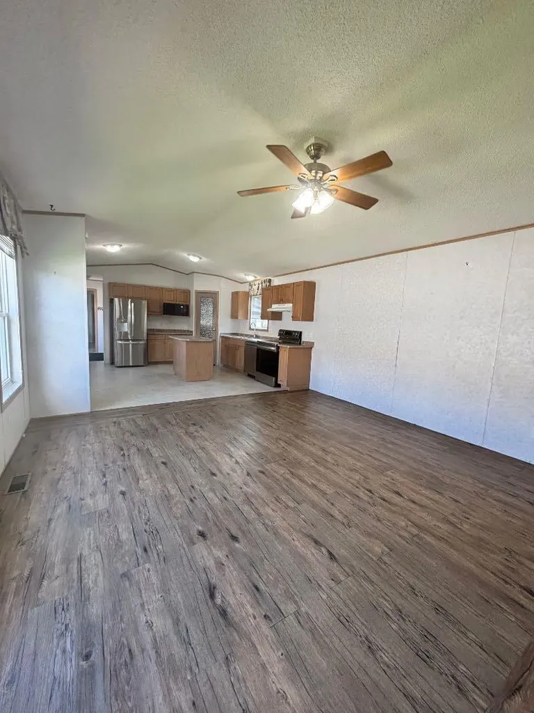 9014 89 Avenue Grande Prairie AB T8X 0C4