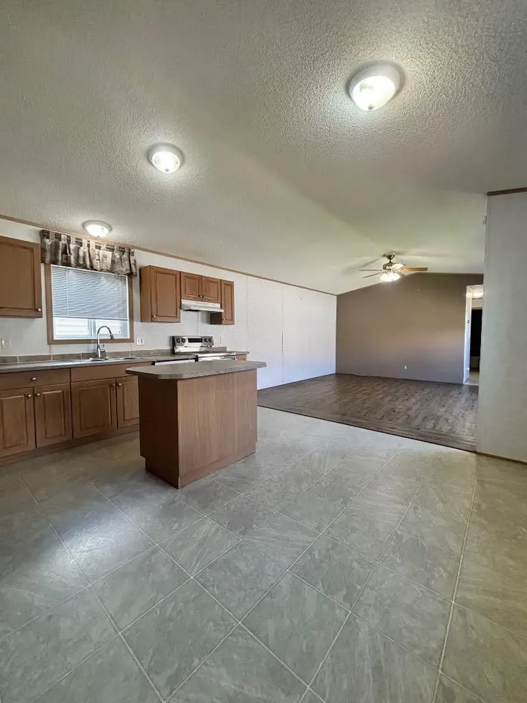 9014 89 Avenue Grande Prairie AB T8X 0C4
