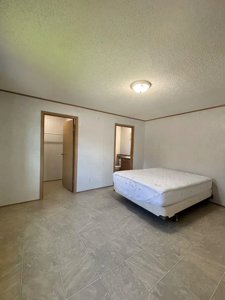 9014 89 Avenue Grande Prairie AB T8X 0C4