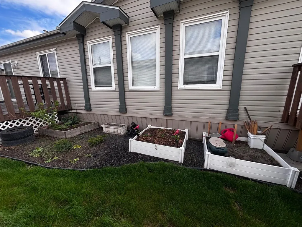 9014 89 Avenue Grande Prairie AB T8X 0C4