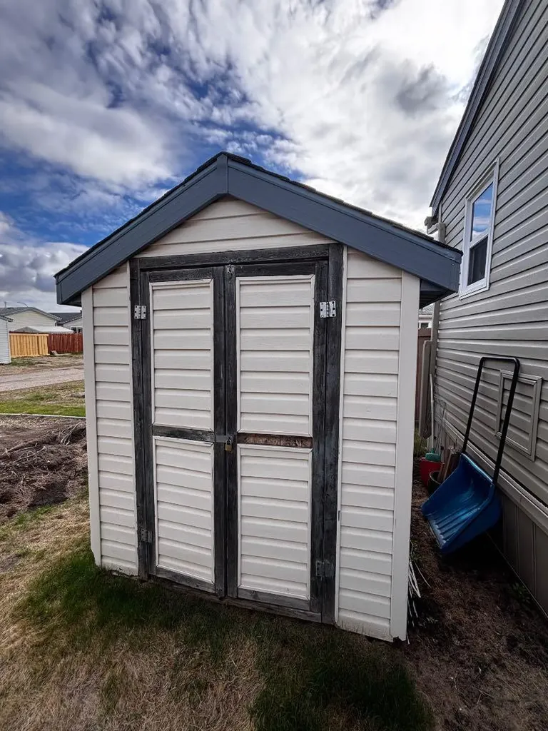 9014 89 Avenue Grande Prairie AB T8X 0C4