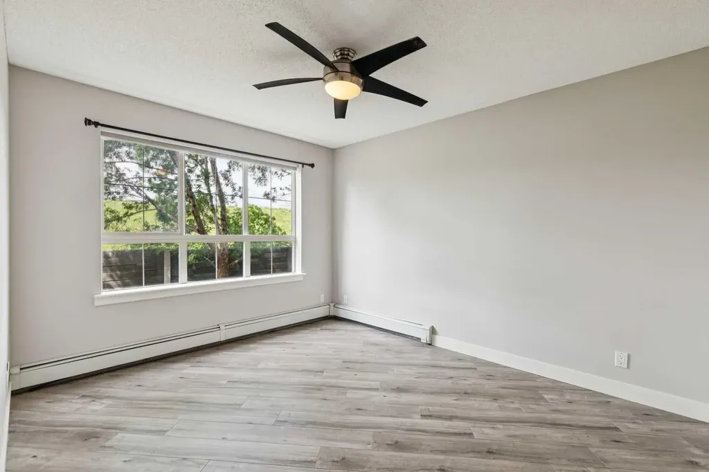 35 Richard Court SW Calgary AB T3E 7N9