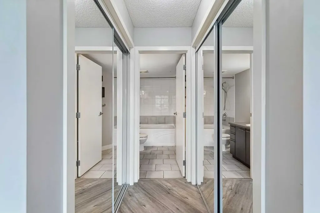 35 Richard Court SW Calgary AB T3E 7N9