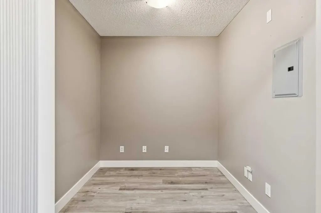 35 Richard Court SW Calgary AB T3E 7N9