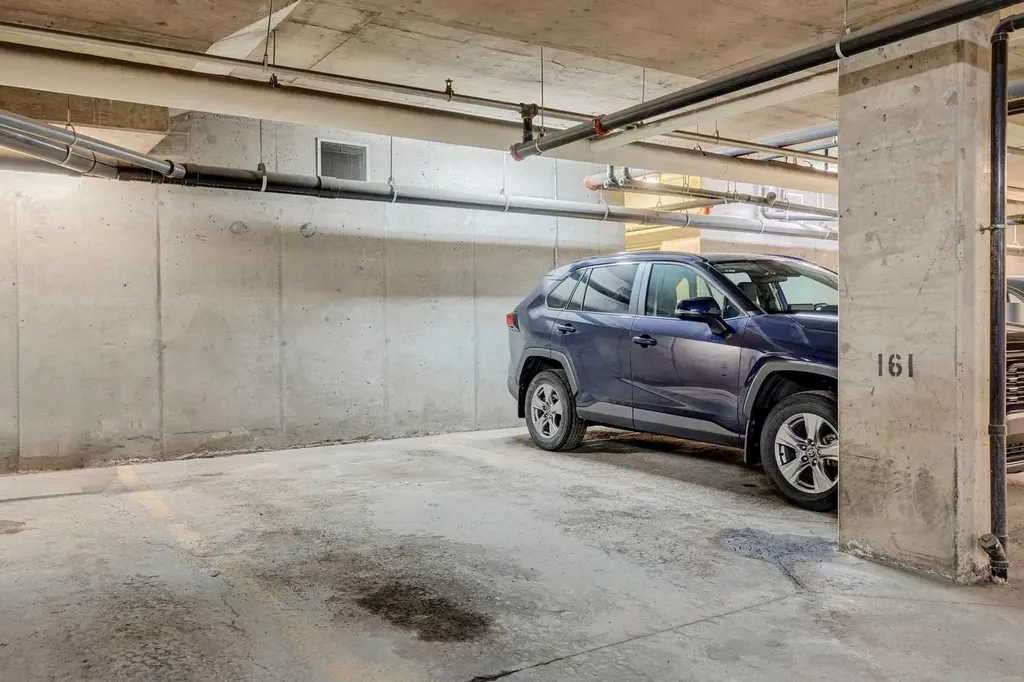 35 Richard Court SW Calgary AB T3E 7N9