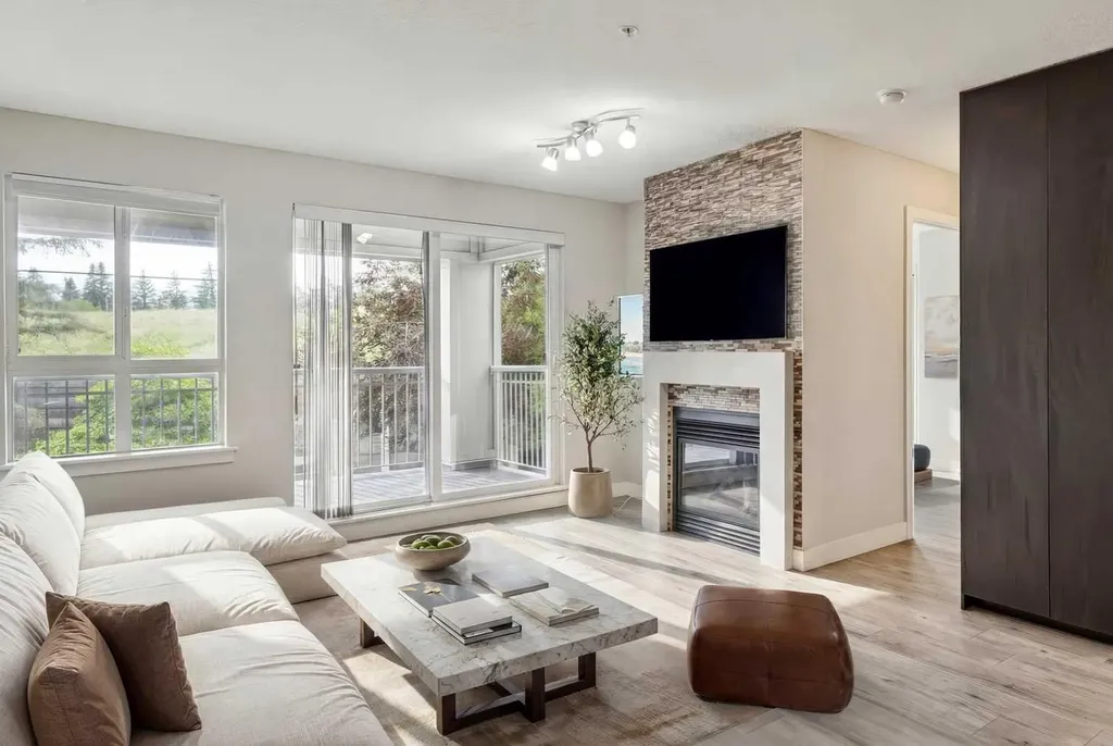 35 Richard Court SW Calgary AB T3E 7N9