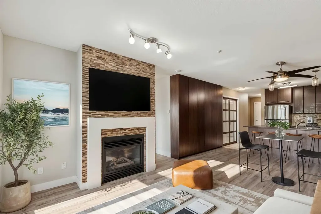 35 Richard Court SW Calgary AB T3E 7N9